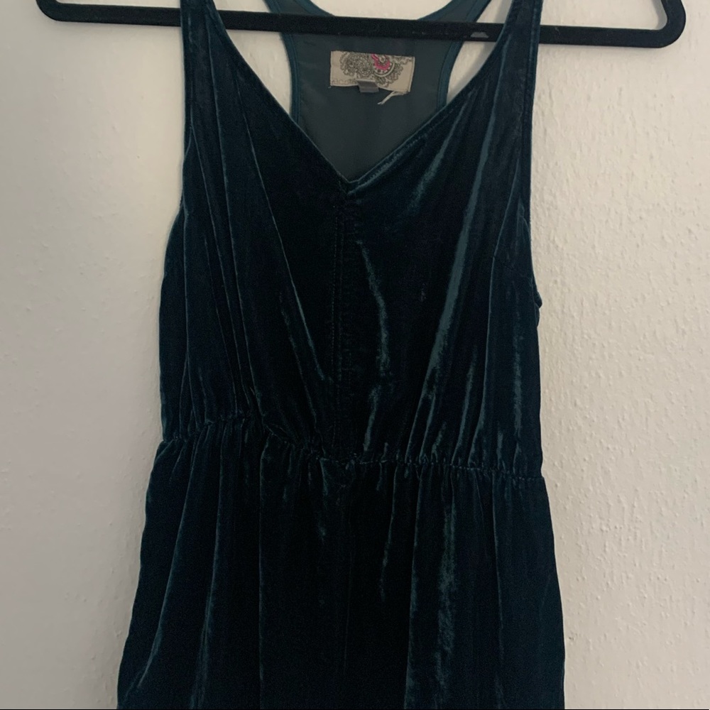 Velvet tank